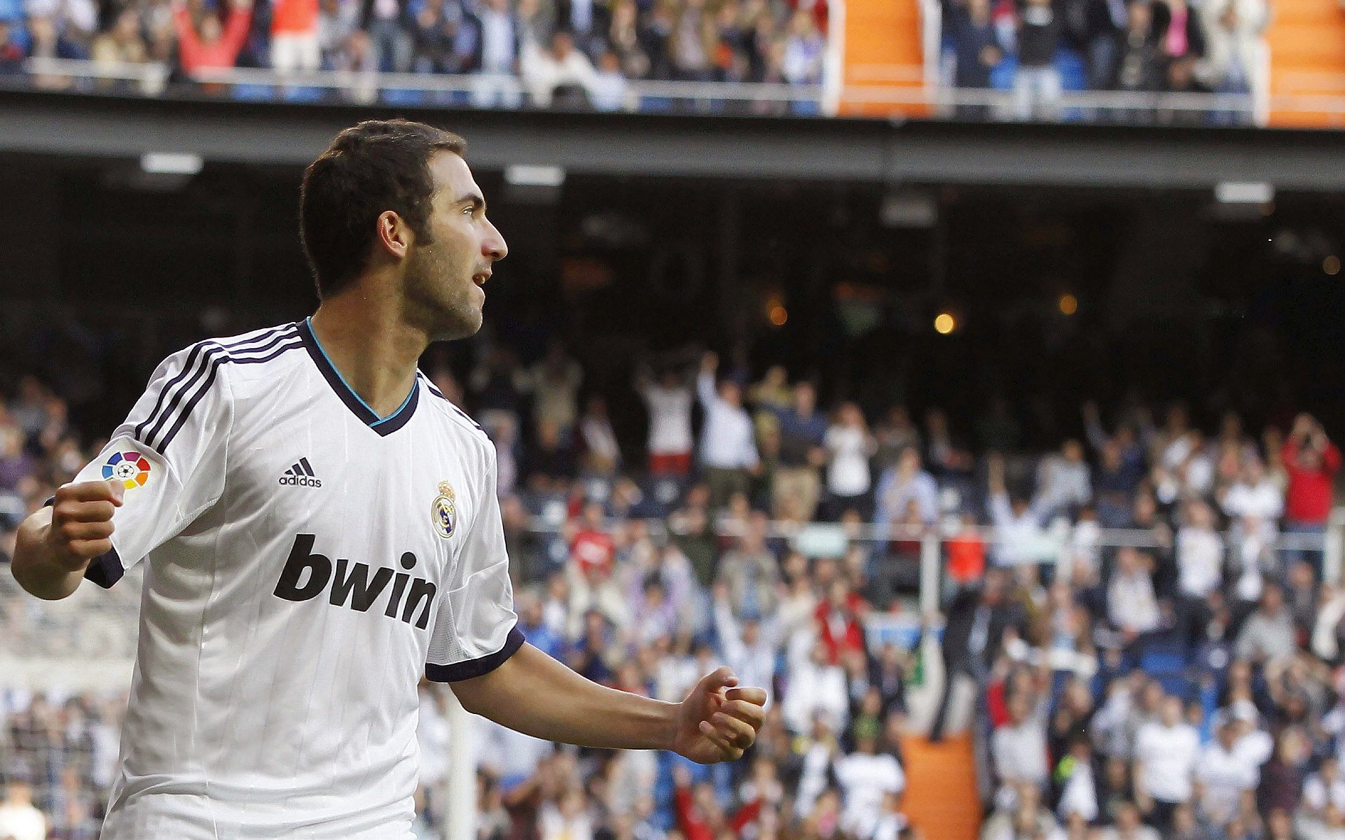 平台推出赛事幕后特辑展现球员生活日常增强粉丝粘性